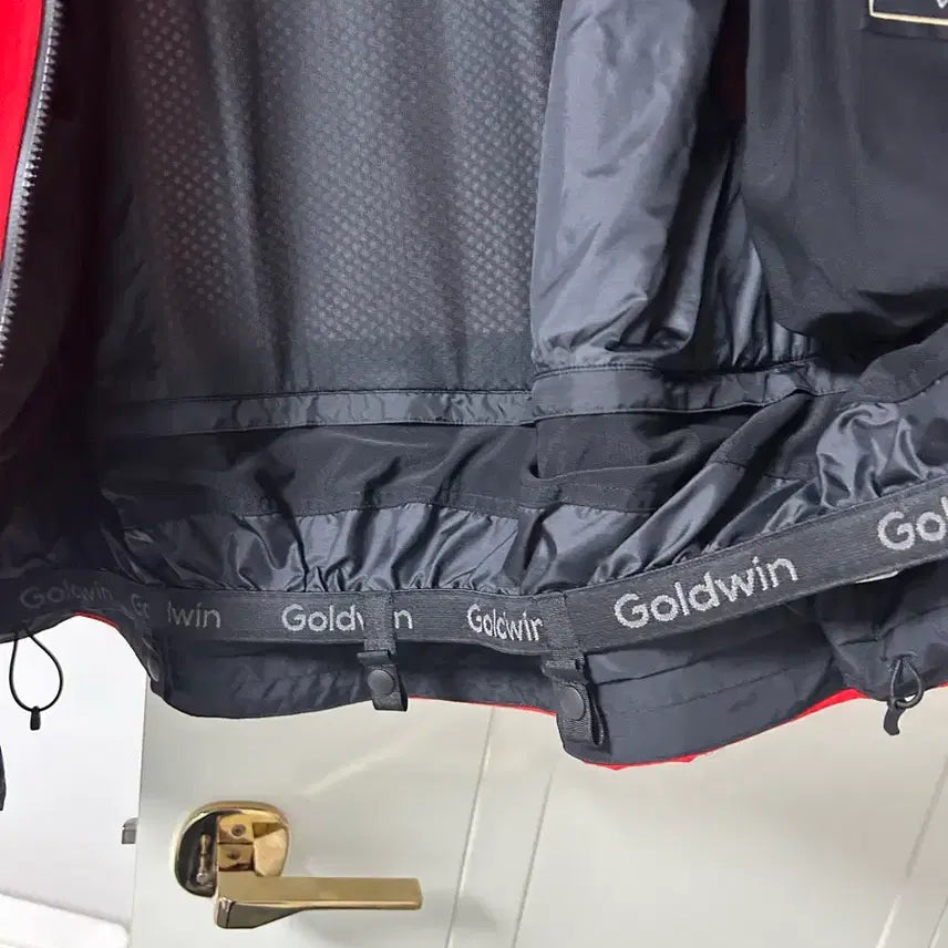 [BUNJANG] Goldwin Red Windbreaker Jacket / 골드윈 레드 바람막이 자켓