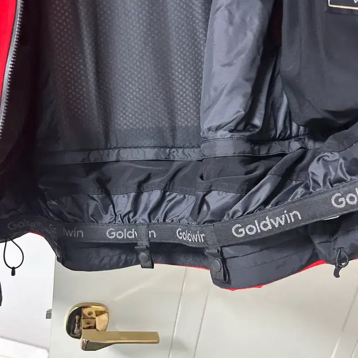 [BUNJANG] Goldwin Red Windbreaker Jacket / 골드윈 레드 바람막이 자켓