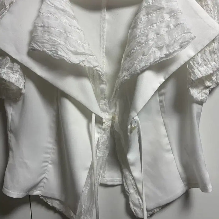 [BUNJANG] SINEINN White Lace Blouse / 시눈 화이트 레이스 블라우스