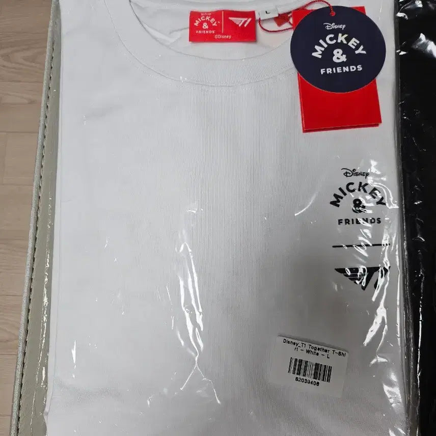 [BUNJANG] T1 x Disney Collaboration T-shirt / 티원X디즈니 콜라보 티셔츠