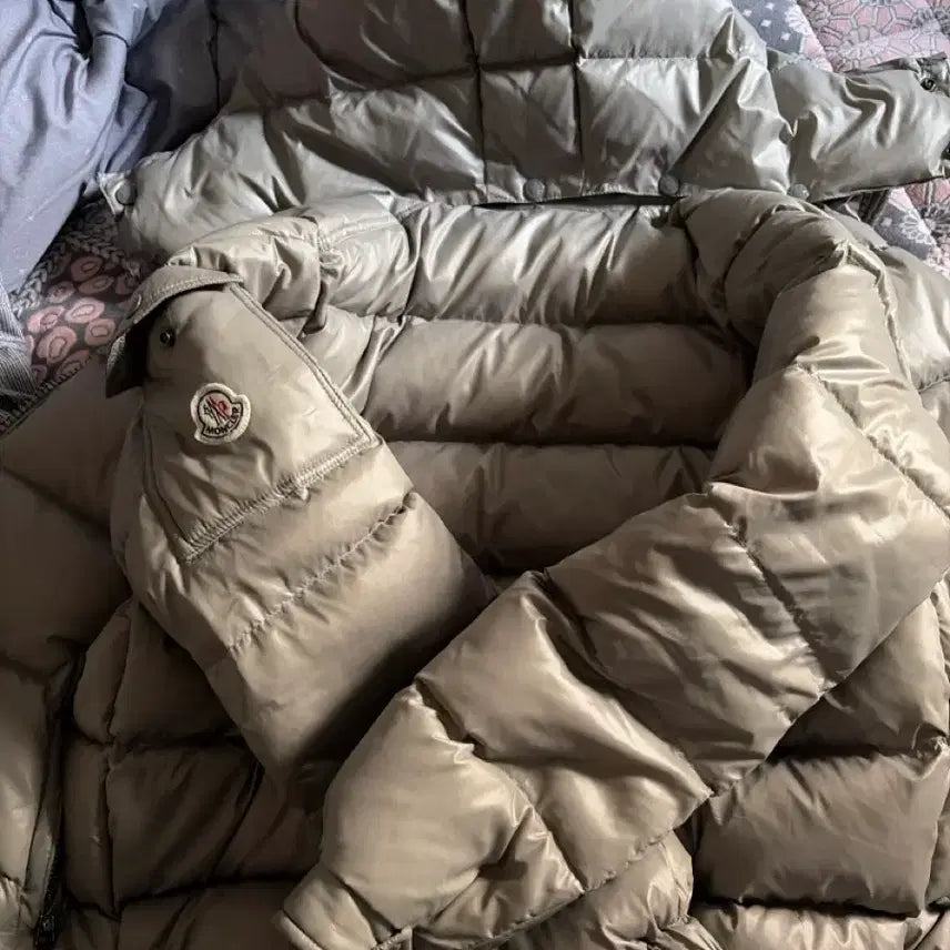 [BUNJANG] Moncler Maya Padded Jacket / 몽클레어 마야 패딩