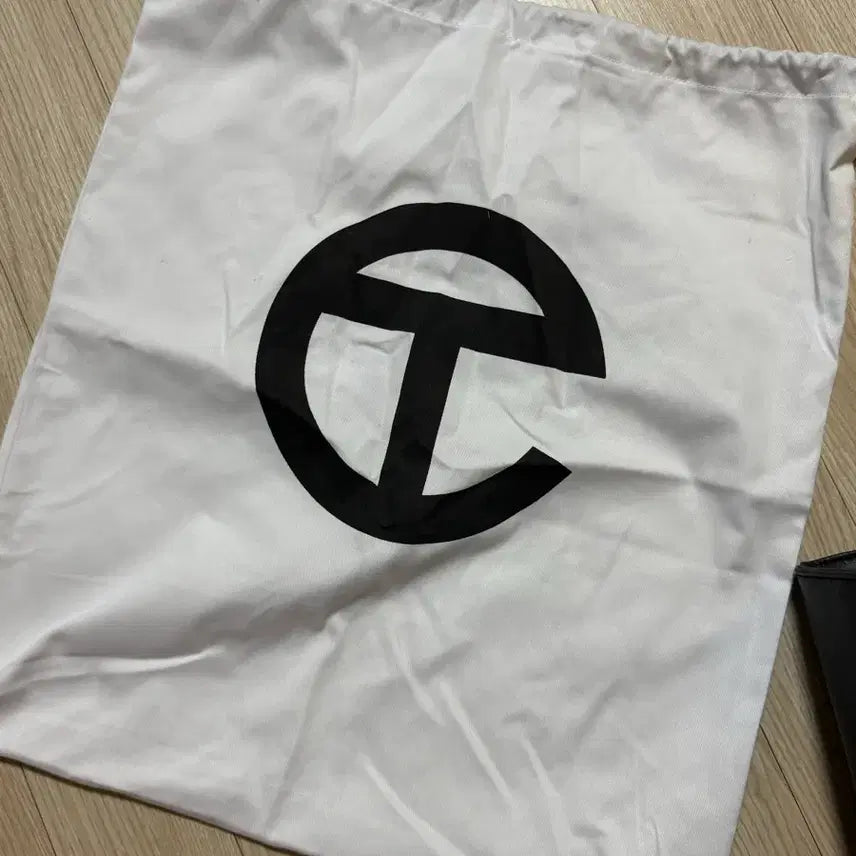 [BUNJANG]  Telfar Medium Shopper Bag Black / 텔파 미디움 쇼퍼백 블랙