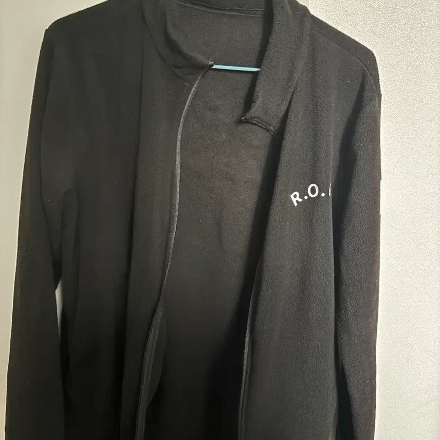 [BUNJANG] R.O.I Black Fleece Zip-Up M / R.O.I 블랙 기모 후리스 집업 M