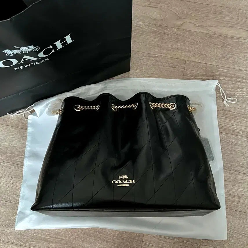 [BUNJANG] Coach Evelyn Quilted Shoulder Bag / 코치 에블린 숄더 백 위드 퀼팅