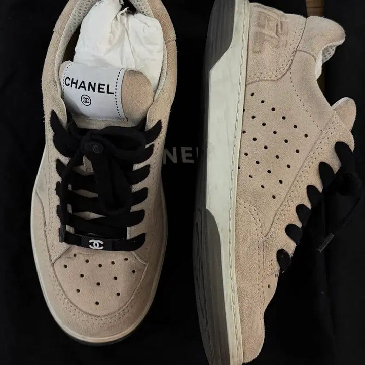 [BUNJANG] Chanel Sneakers Beige / 샤넬 운동화 235