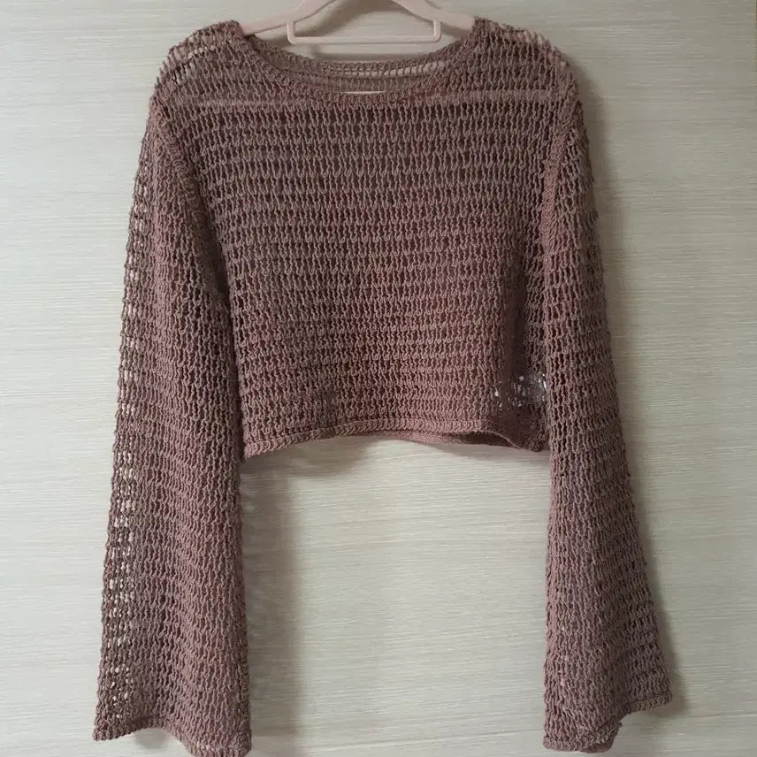 [BUNJANG] Ifne Brown Punching Knit Crop Top / 니트 크롭 긴팔 브라운 펀칭 탑