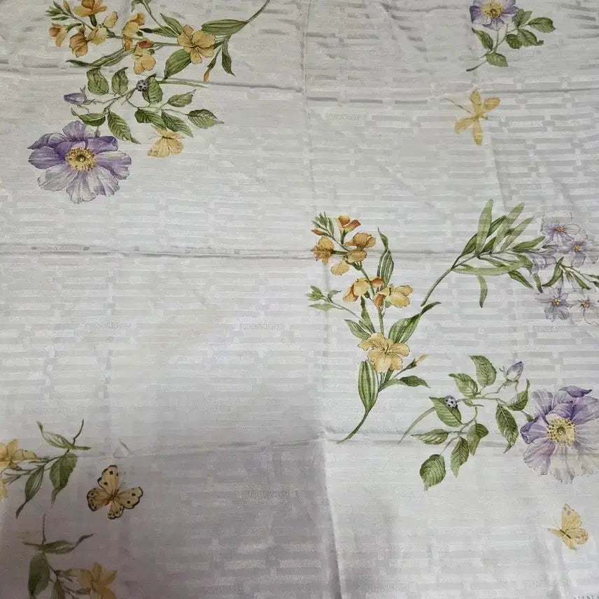 [BUNJANG] Nina Ricci Flower Pattern Silk Scarf / 니나리치 플라워 패턴 실크 스카프