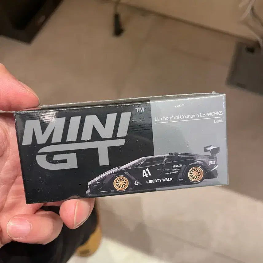 [SOLD OUT] 미니지티 1081 람보르기니 쿤타치 LB 블랙