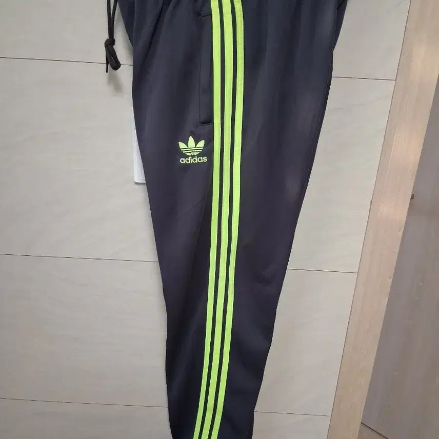[BUNJANG] Adidas Training Pants S Neon / 아디다스 춘추용 트레이닝 S 네온 새상품