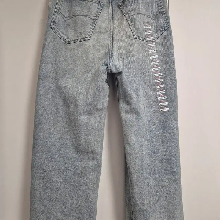 [SOLD OUT] 발렌시아가 스티커데님 xs 팝니다.