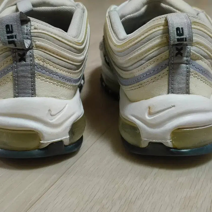 [BUNJANG] Nike Air Max 97 Ghost Sneakers / 나이키 에어맥스97 고스트 235사이즈