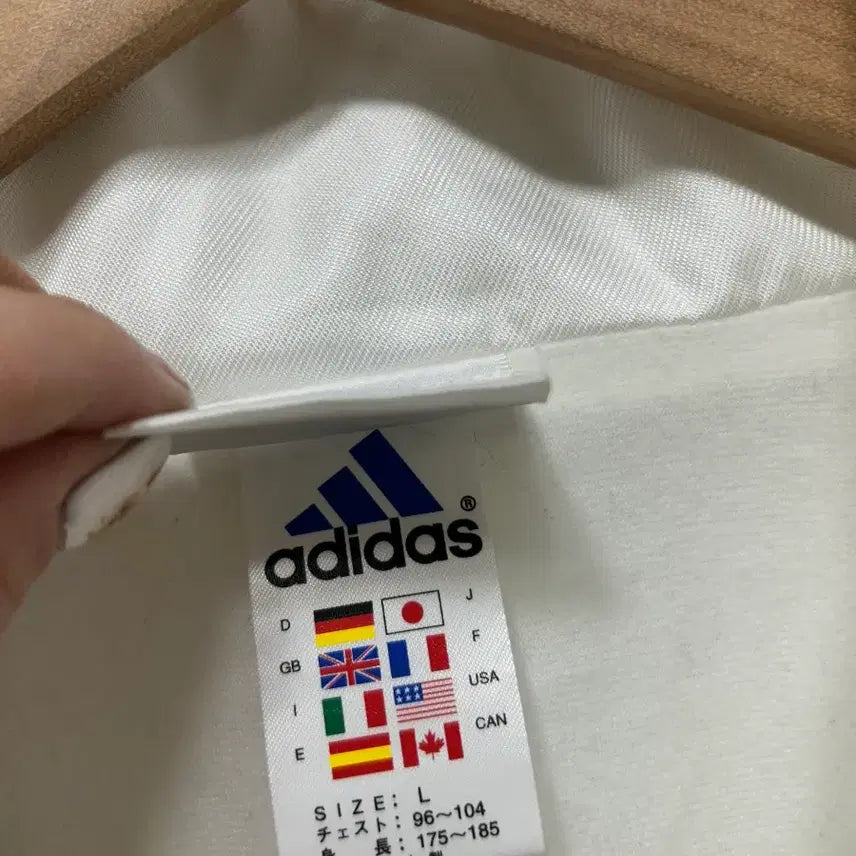[BUNJANG] Adidas White Windbreaker Jacket / 아디다스 삼선 화이트 바람막이 자켓 점퍼 100사이즈