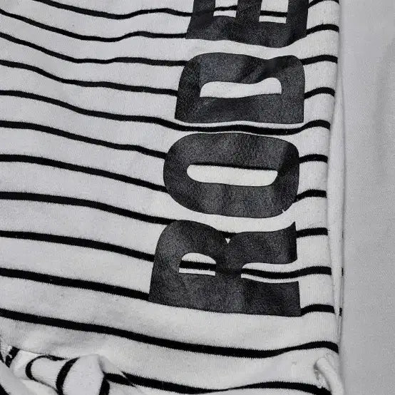 [BUNJANG] Rodeo Crowns RCWB Stripe Hoodie / [FREE] 로데오 크라운즈(RCWB) 스트라이프 후드 티셔츠