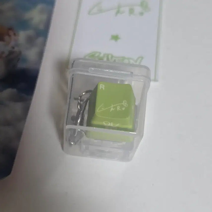 [BUNJANG] QWER World Tour Singapore MD Keycap / QWER 월드투어 싱가포르 MD 키캡 시연 수량 1개
