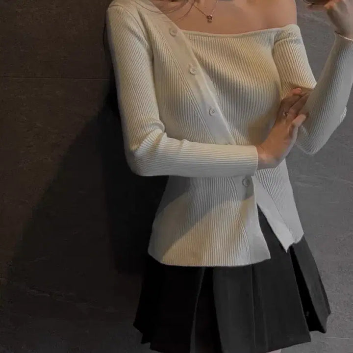 [BUNJANG] Ivory Off-Shoulder Button Knit Top / 아이보리 오프숄더 단추 니트