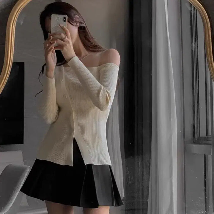 [BUNJANG] Ivory Off-Shoulder Button Knit Top / 아이보리 오프숄더 단추 니트