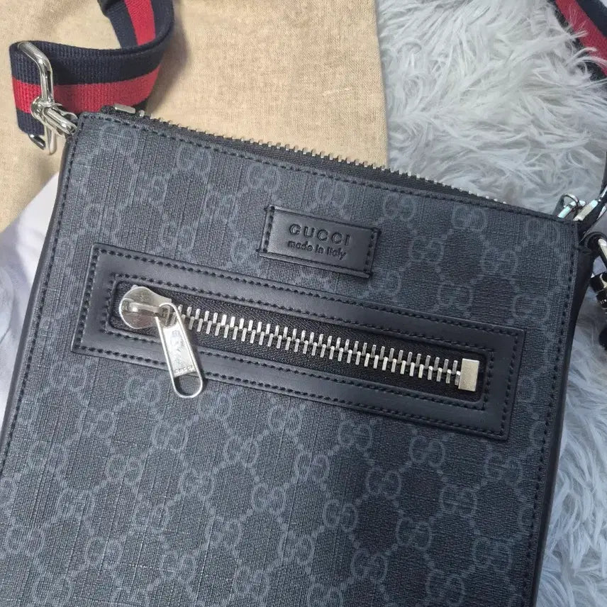 [BUNJANG] Gucci GG Supreme Messenger Bag / [새상품급] 구찌 GG 블랙 메신저백