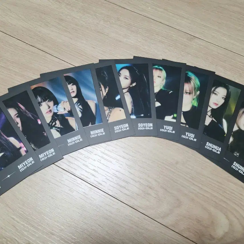 [SOLD OUT] [BUNJANG] (G)I-DLE World Tour Polaroids Set / 2024 아이들 월드투어 i-dol 폴라로이드 세트