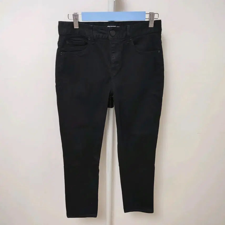 [SOLD OUT] [29] 새상품 게스 여성 스판 청바지 금속 삼각 데님 팬츠