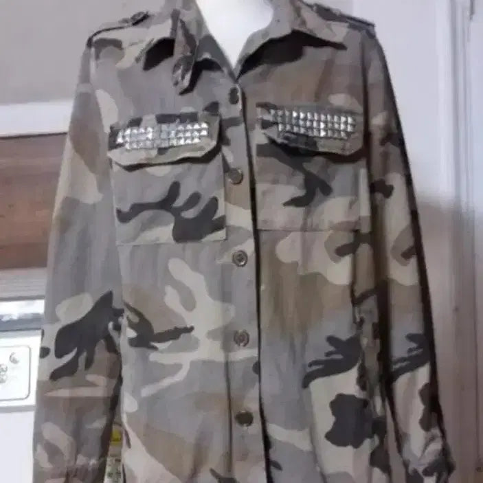 [BUNJANG] Camouflage Studded Field Jacket / 카모 스터드 야상 자켓