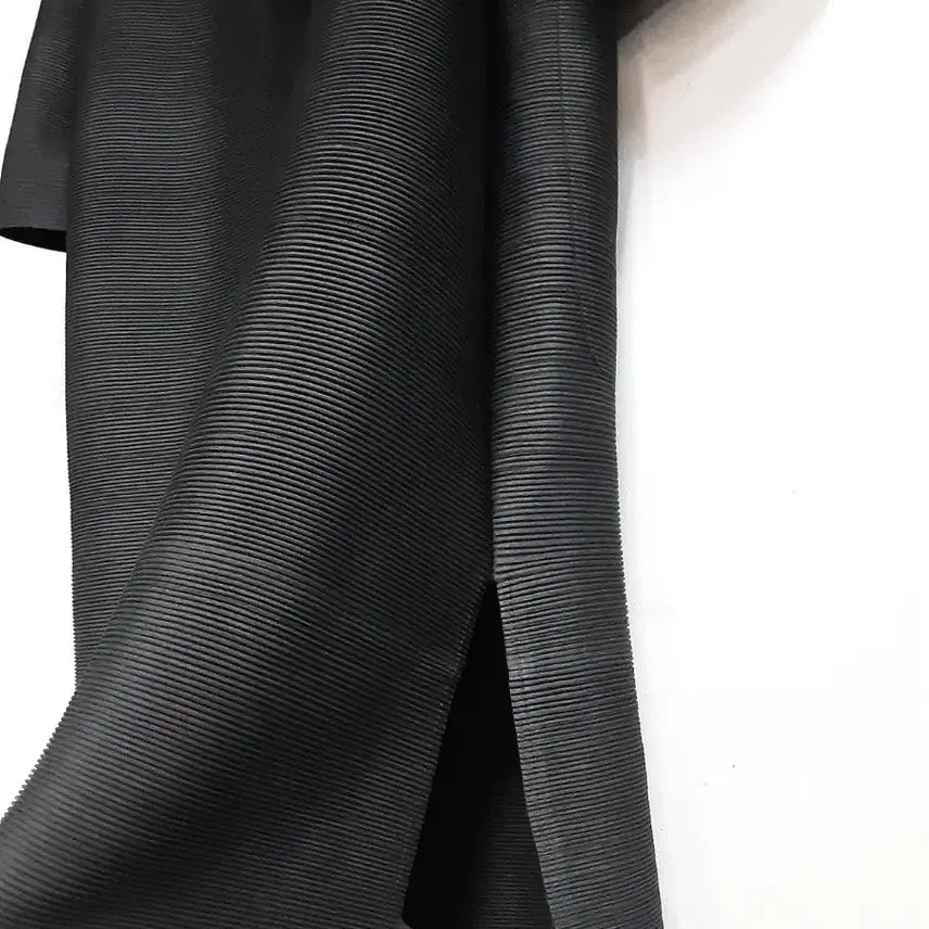 [SOLD OUT] 검정색 플리츠 8부 더플 코트 free