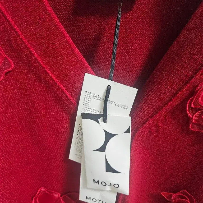[BUNJANG] MOJO Red Flower Embellished Cardigan / MOJO 레드 플라워 장식 가디건 55~66