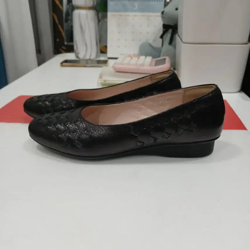 [BUNJANG] OFEM Leather Flat Shoes Size 250 / 오브엠ofem.  플랫슈즈250.사용감없음