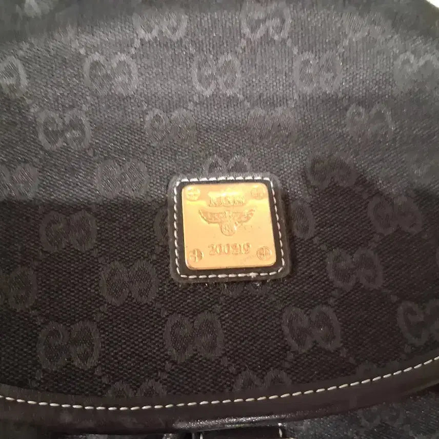 [BUNJANG] MCM Black Logo Backpack / MCM 블랙 로고 백팩