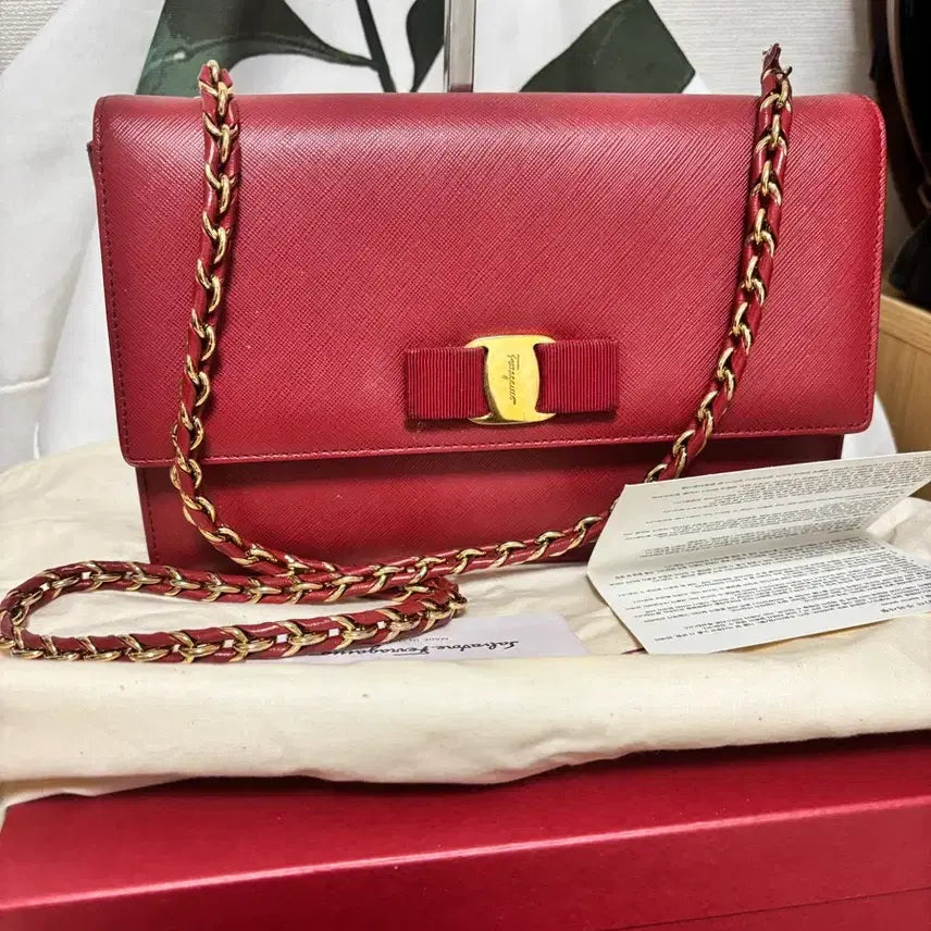 [BUNJANG] Salvatore Ferragamo Chain Wallet Red Full Box / 페라가모 체인 지갑 레드 풀박스
