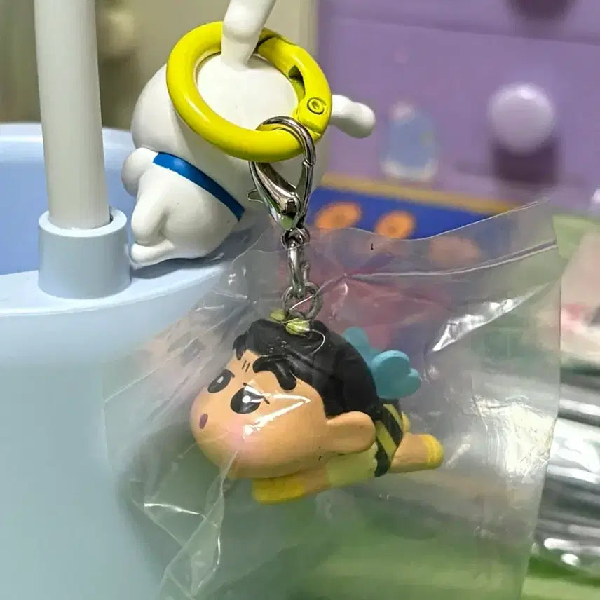[BUNJANG] Crayon Shin-chan Beekeeper Keychain / 짱구는 못말려 꿀벌 키링