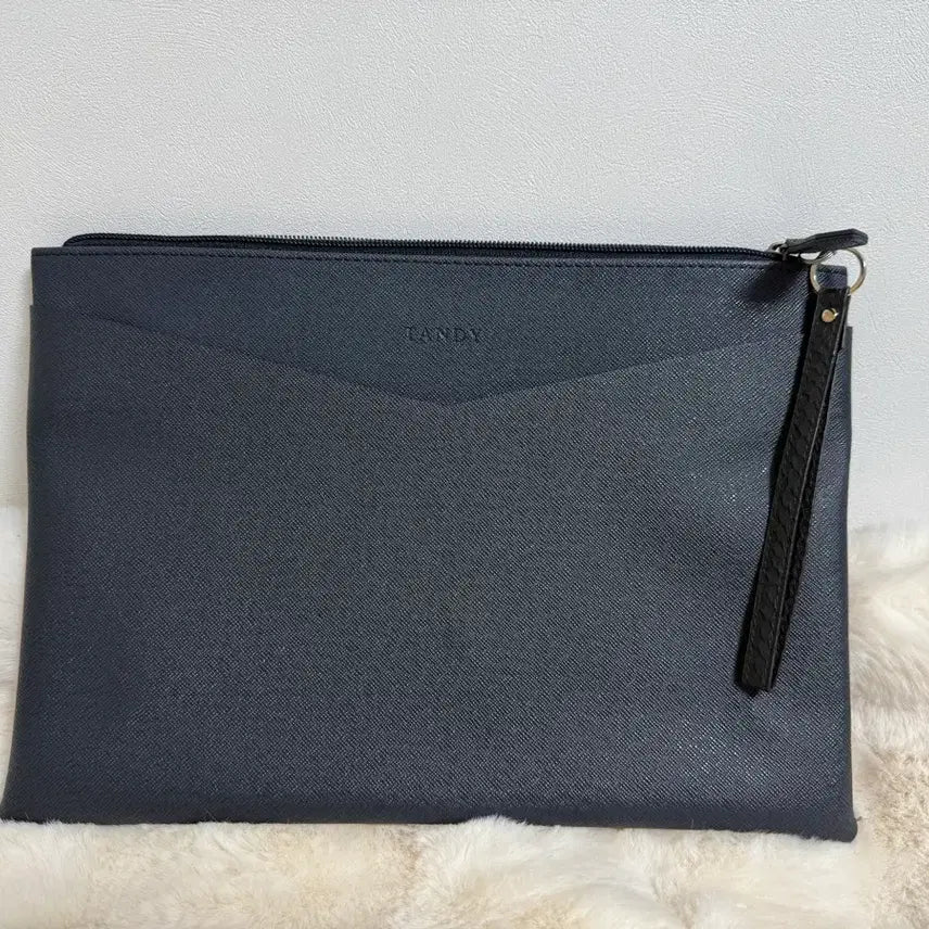 [BUNJANG] Tandy Navy Leather Clutch Bag / 탠디 클러치(네이비)