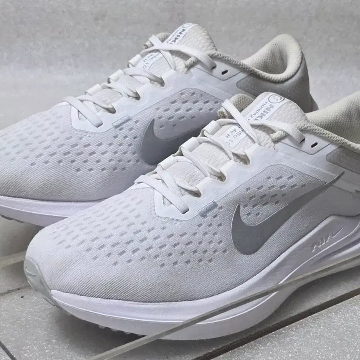 [SOLD OUT] 나이키 Nike 윈플로 10 러닝화 조깅화 여성용 250
