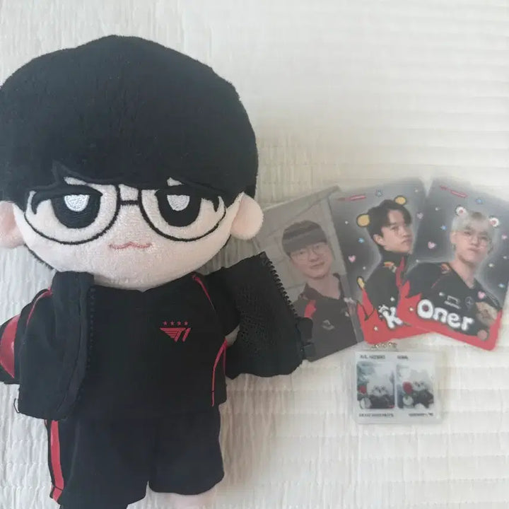 [BUNJANG] T1 Faker Doll Bundle Set / T1 공식 페이커 인형,포카,키링 일괄 판매