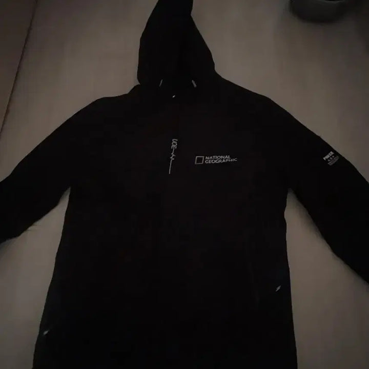 [BUNJANG] National Geographic Windbreaker Jacket / 네셔널 지오그래픽 바람막이
