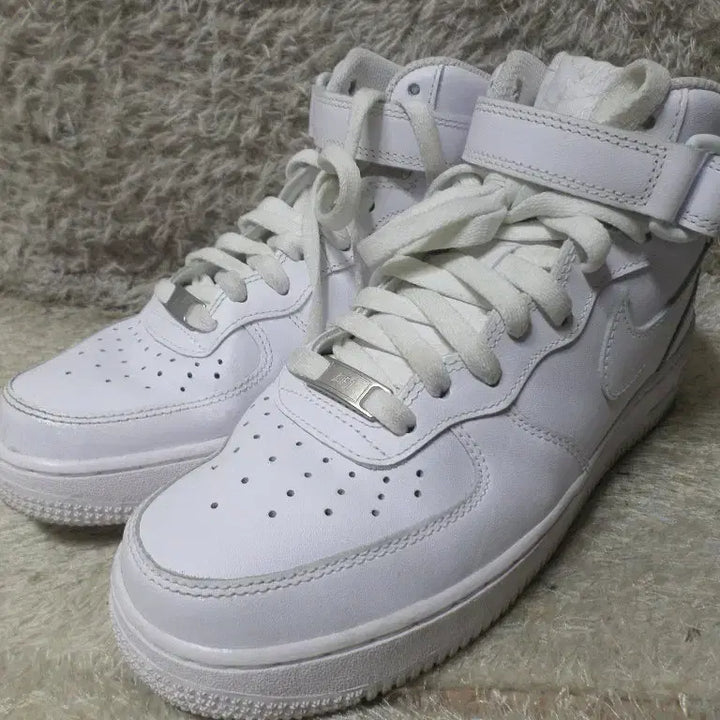 [SOLD OUT] 후루룩구제 250 나이키 에어포스1 미드 화이트 운동화 중고 신발