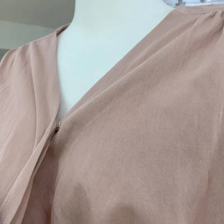 [BUNJANG] Melounge Shirring Wrap Blouse - Pink / 피팅상품 도매가이하) 멜라운지 셔링 랩 블라우스 핑크