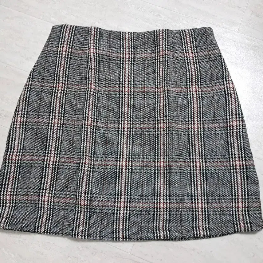 [BUNJANG] H-Line Checkered Skirt / H라인 체크 스커트