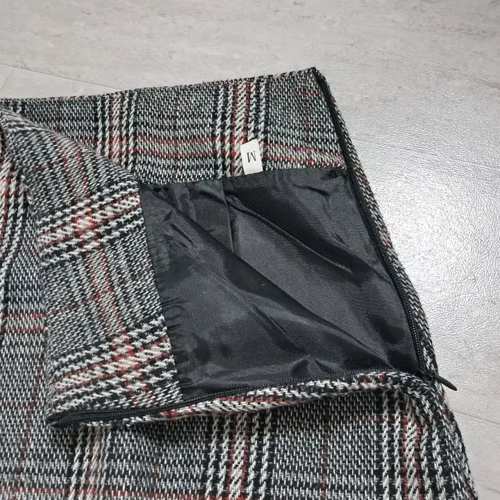 [BUNJANG] H-Line Checkered Skirt / H라인 체크 스커트