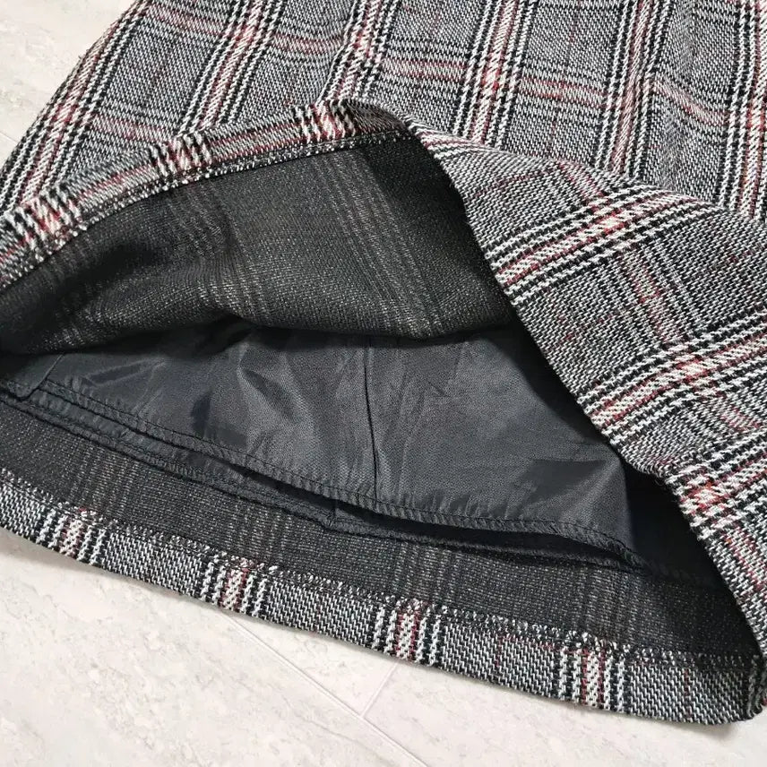 [BUNJANG] H-Line Checkered Skirt / H라인 체크 스커트