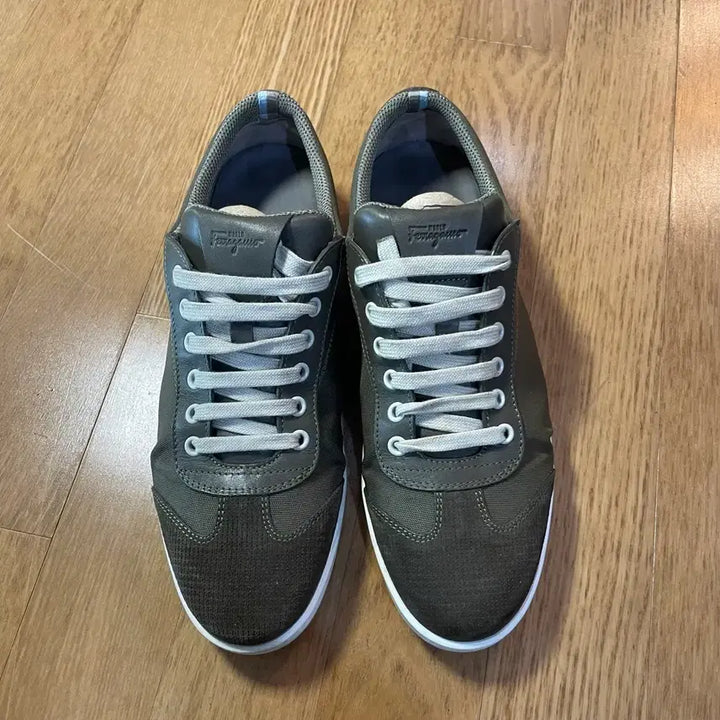 [BUNJANG] Ferragamo Khaki Sneakers / 196) 페라가모 카키 스니커즈 (7.5)