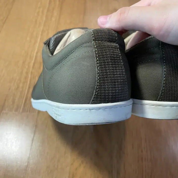 [BUNJANG] Ferragamo Khaki Sneakers / 196) 페라가모 카키 스니커즈 (7.5)