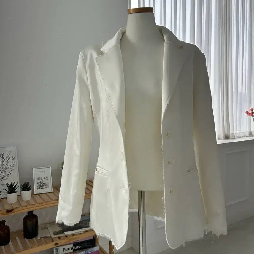 [BUNJANG] Kim Jisoo White Jacket / 킴지수 화이트  자켓
