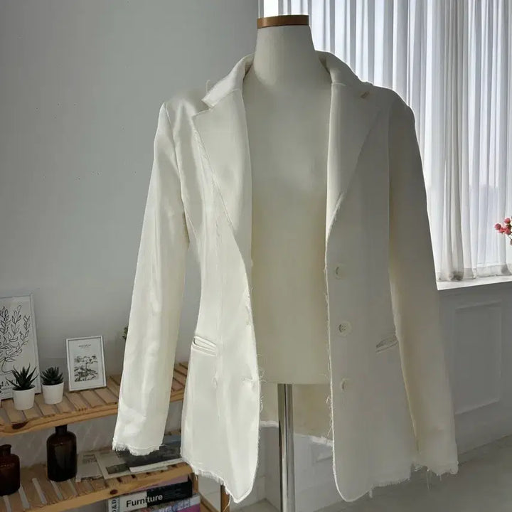 [BUNJANG] Kim Jisoo White Jacket / 킴지수 화이트  자켓