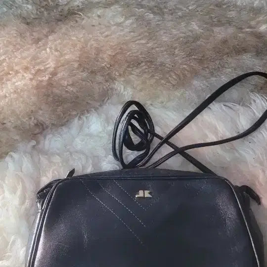 [BUNJANG] Black Leather Mini Crossbody Bag / 블랙 가죽 미니 크로스백