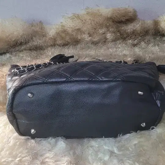 [BUNJANG] Gini Shine Black Quilted Chain Tote Bag / 지니샤인 블랙 퀼팅 체인 토트백