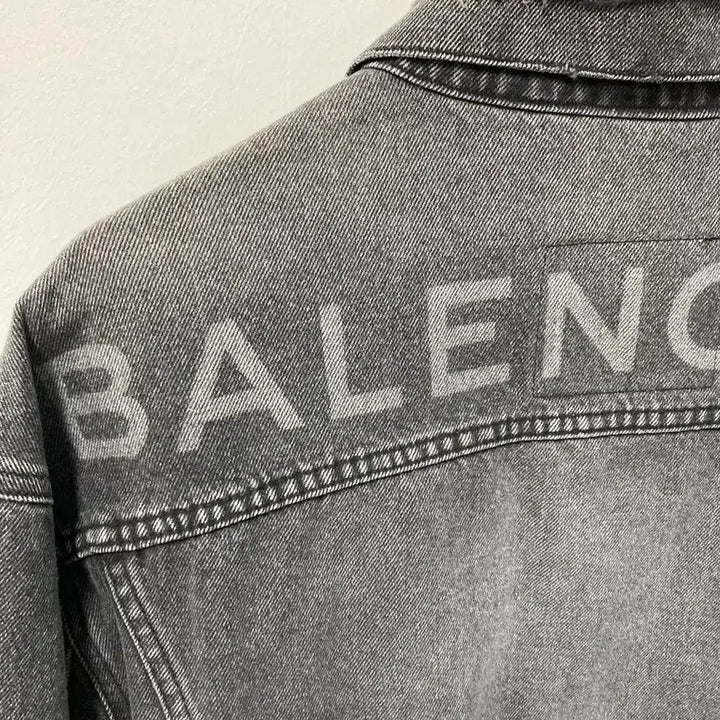 [BUNJANG] Balenciaga Back Logo Black Denim Jacket / 발렌시아가 백로고 흑청 데님 자켓 36