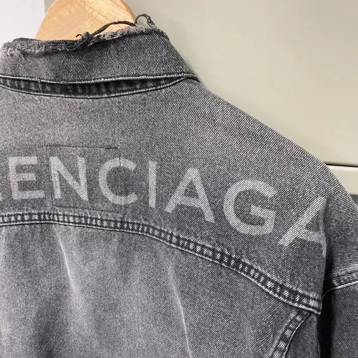 [BUNJANG] Balenciaga Back Logo Black Denim Jacket / 발렌시아가 백로고 흑청 데님 자켓 36