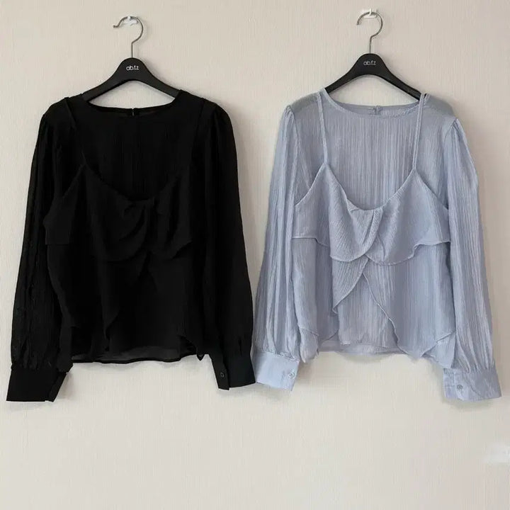 [BUNJANG] Layered Blouse (Light Blue/Black) / 새제품  레이어드 블라우스  소라/블랙
