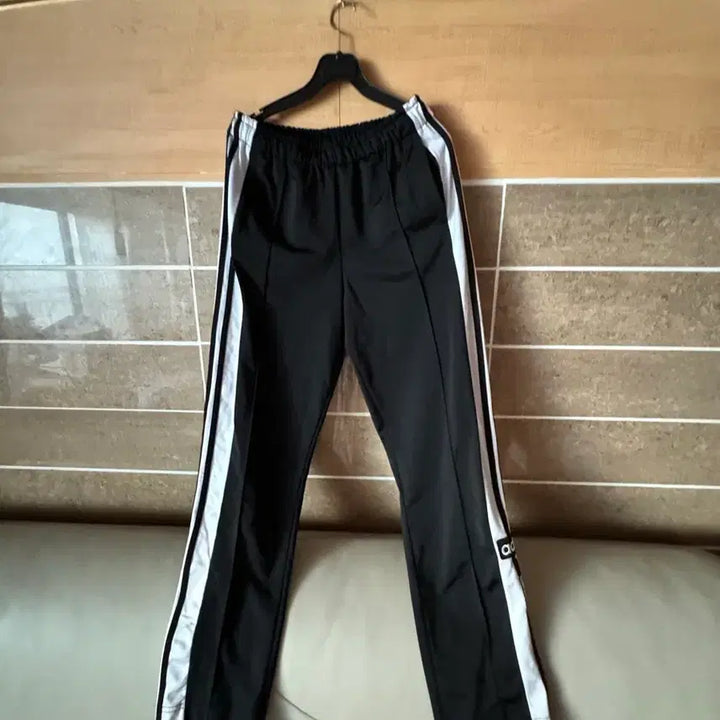 [BUNJANG] Adidas Three-Stripe Training Pants Black / 아디다스 삼선 트레이닝 바지 블랙