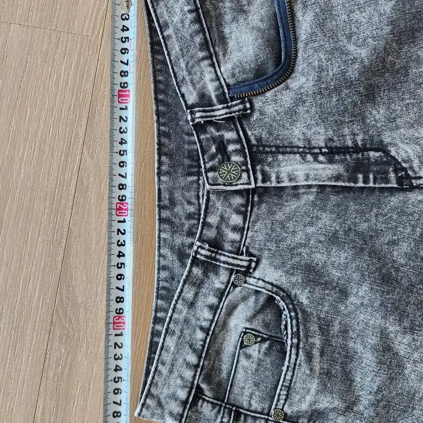 [BUNJANG] LONDON SLIM Washed Denim Jeans / LONDON SLIM 워싱 데님 30사이즈...워싱 데님 청바지 블랙진